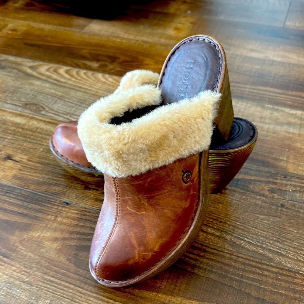 Born leather clogs with sheepskin trim size 9